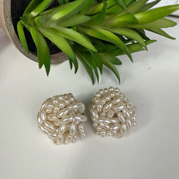 Vintage Faux Pearl Beaded White Clip on Earrings - Picture 1 of 7